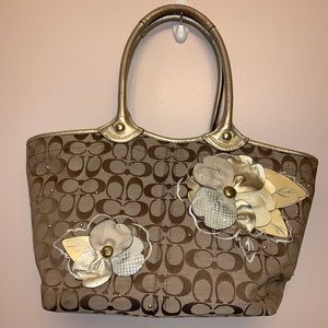 Coach Signature Tote